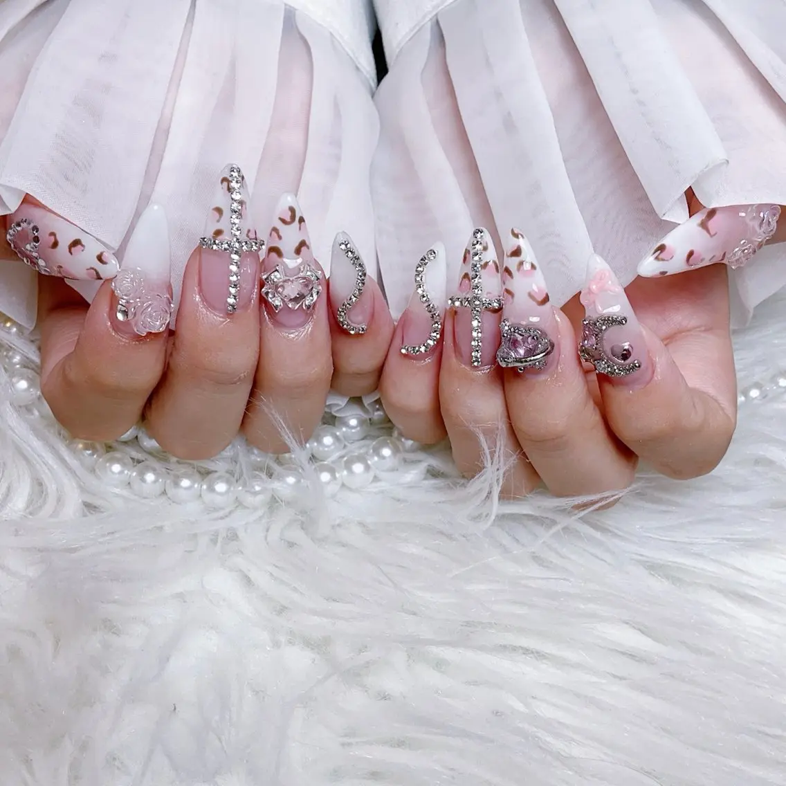 ネイル ハンドネイル 🍭Yun nail hyejin🌸のネイルデザイン