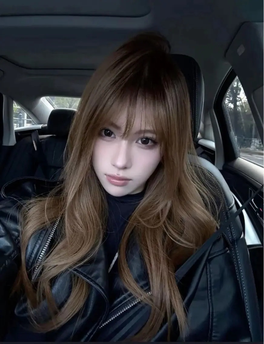 セミロング カラー ベージュカラー ブリーチ ダブルカラー ブリーチなしカラー 小顔カット カット ヘアカラー トリートメント 表参道/ワンホンヘア SAAYA🖤のヘアスタイル
