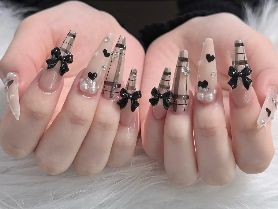 ネイル アートネイル 長さ出し フレンチネイル ジェルネイル キラキラネイル Belle Nail Salonのネイルデザイン
