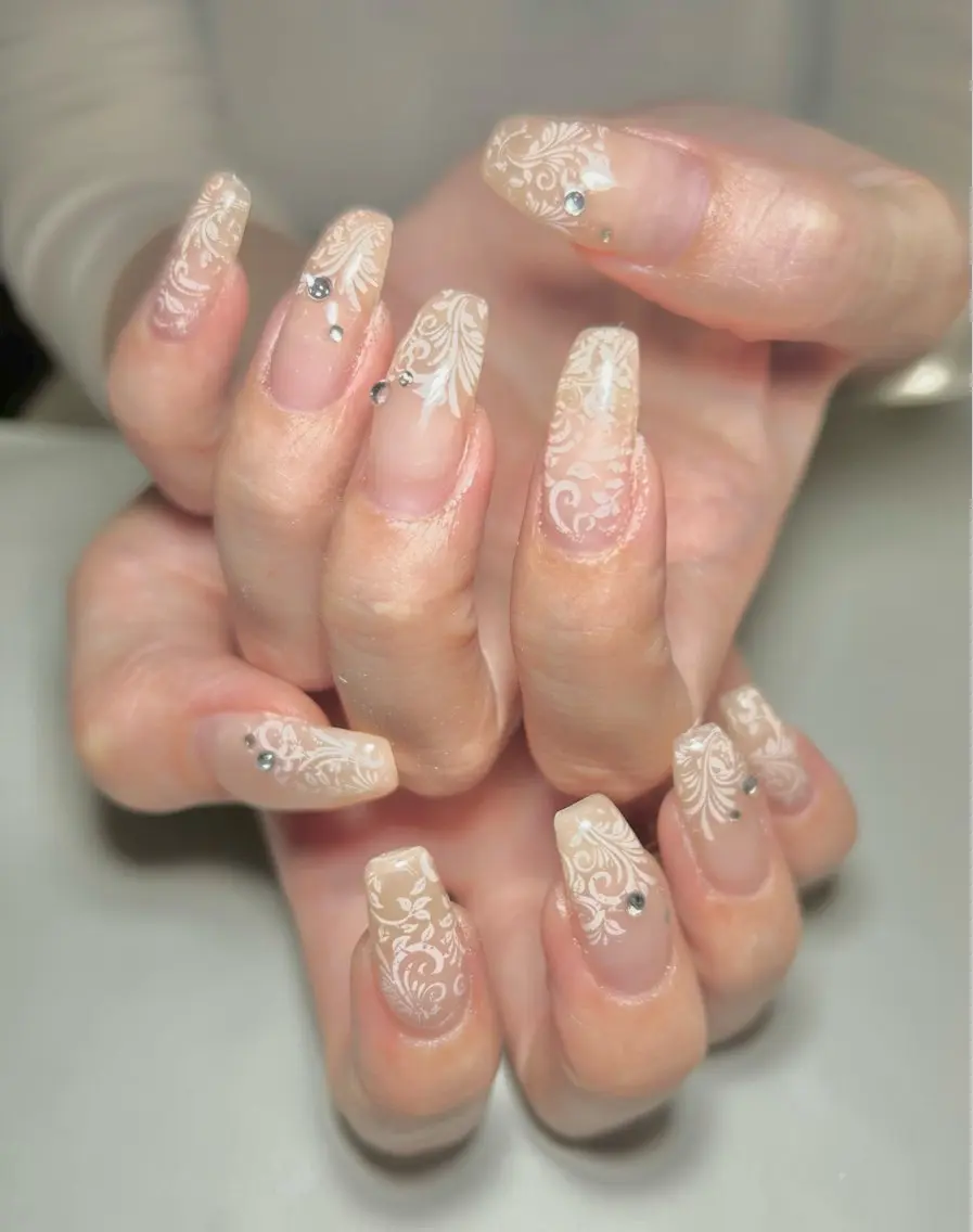 ネイル レース Liennail 持込デザインやり放題のネイルデザイン