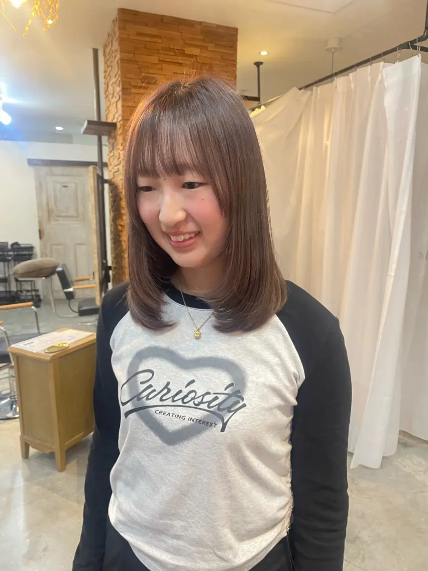 ミディアム レイヤーカット 顔周りカット 🎀サヤカ🎀のヘアスタイル