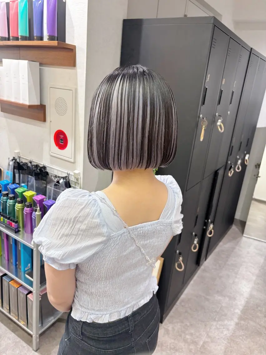 ミディアム カラー 黒髪 ブリーチ デザインカラー ダブルカラー ラベンダーカラー ヘアカラー シールエクステ横浜 🐏☁️miminaのヘアスタイル