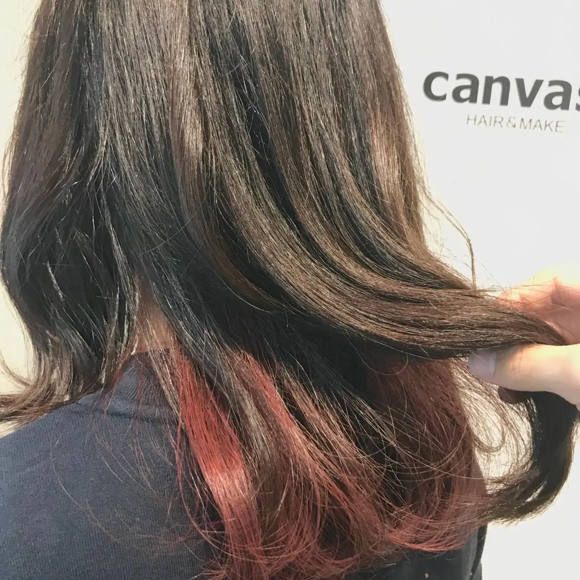 カラー インナーカラー レッドカラー カット ヘアカラー トリートメント ショートヘア💫 ハイトーン西田拓馬のヘアスタイル