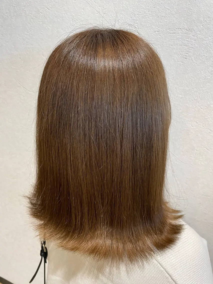 カラー 岡村 真子のヘアスタイル