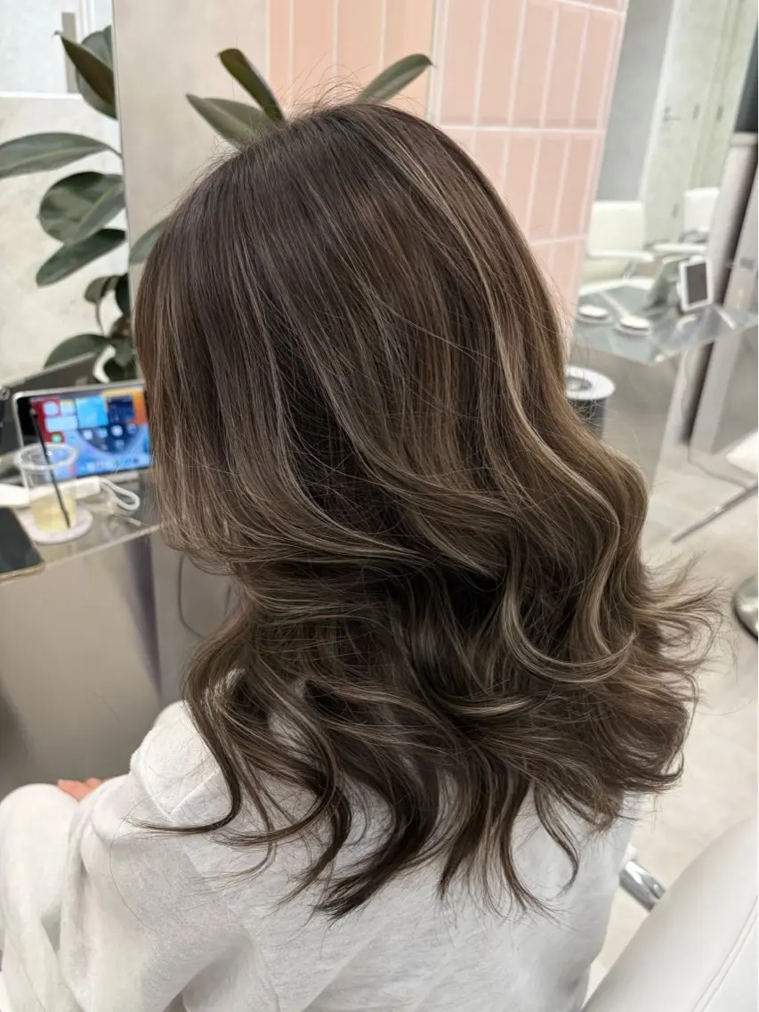 ミディアム カラー ヘアカラー sera 🎀ベージュのヘアスタイル