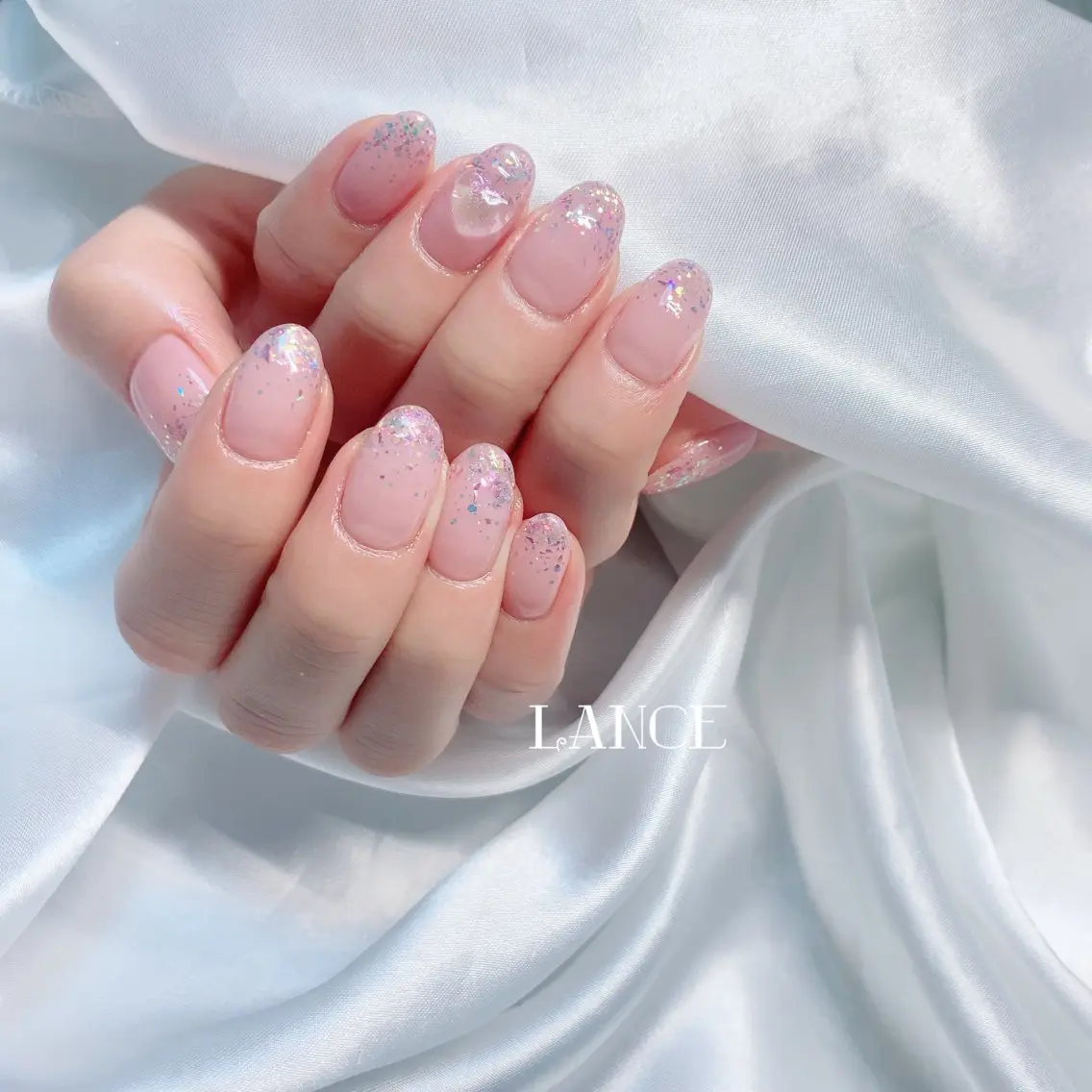 ネイル オーロラネイル フレンチネイル キラキラネイル ニュアンスネイル ピンク ハンドネイル Lance nailのネイルデザイン