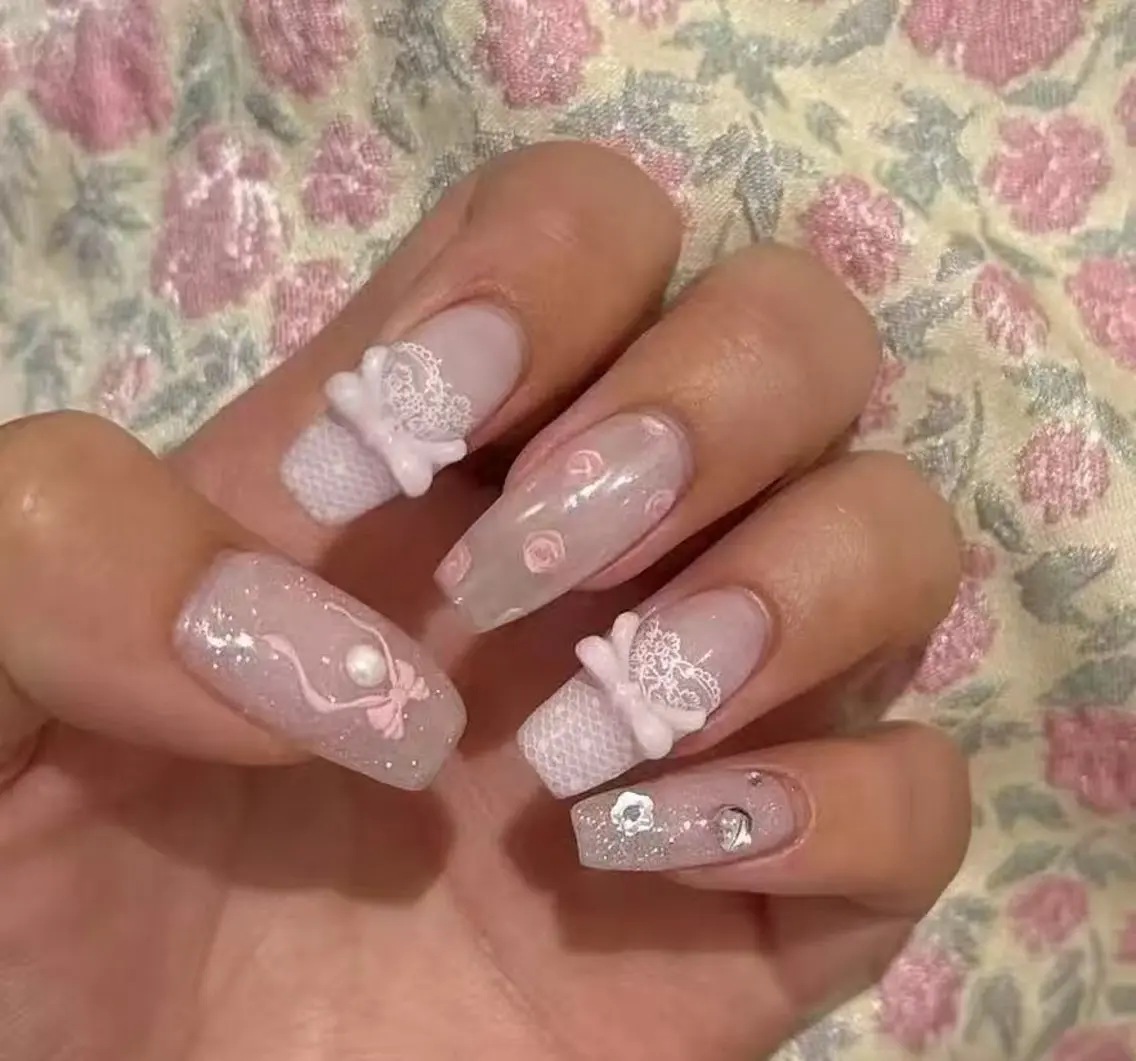 ネイル オーロラネイル フラワーネイル フットネイル フレンチネイル ジェルネイル ハンドネイル BabyYouMi nailのネイルデザイン