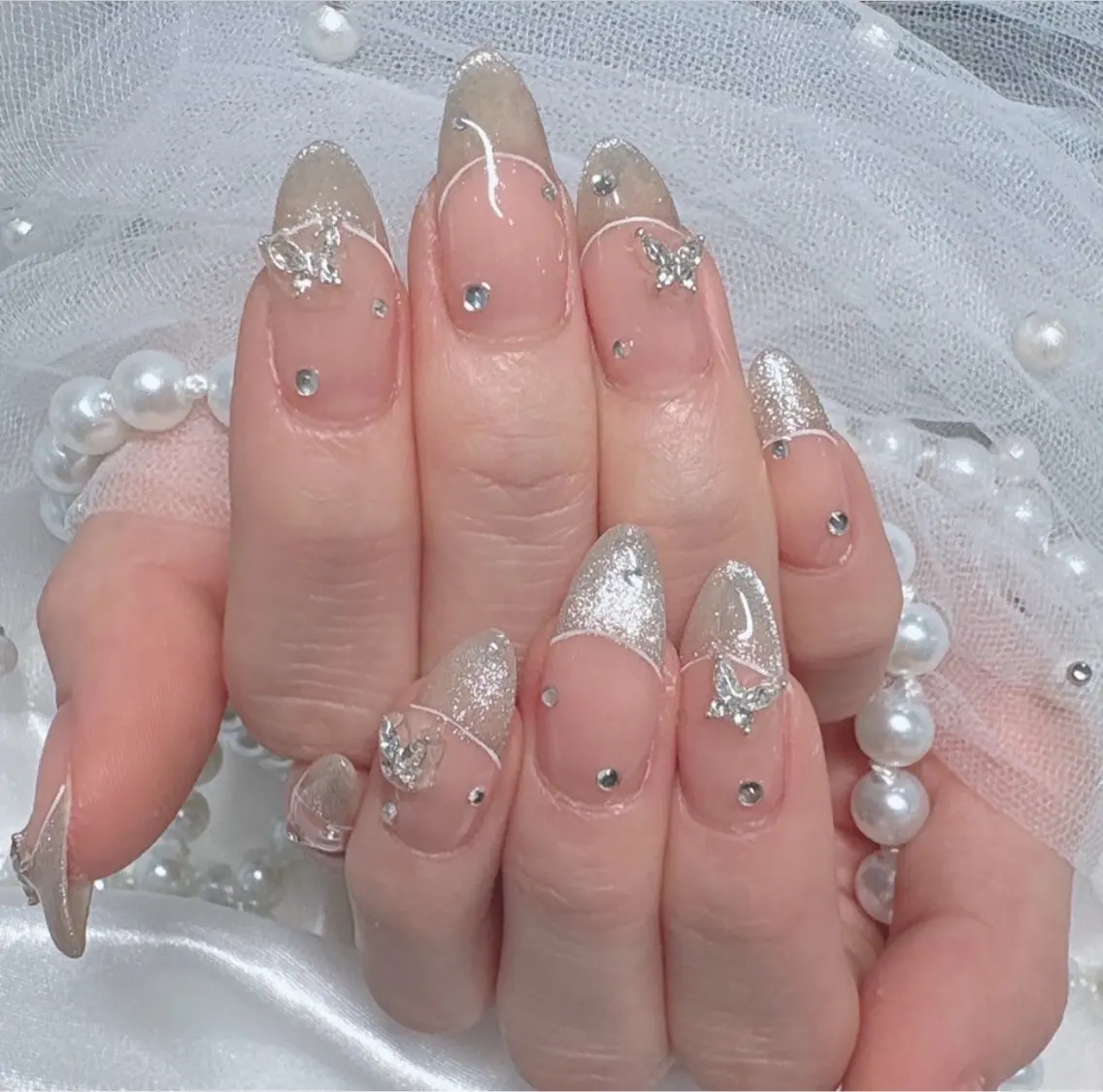 ネイル フレンチネイル キラキラネイル 韓国ネイル マグネットネイル 持ち込み ハンドネイル Marinnail Hibikiのネイルデザイン