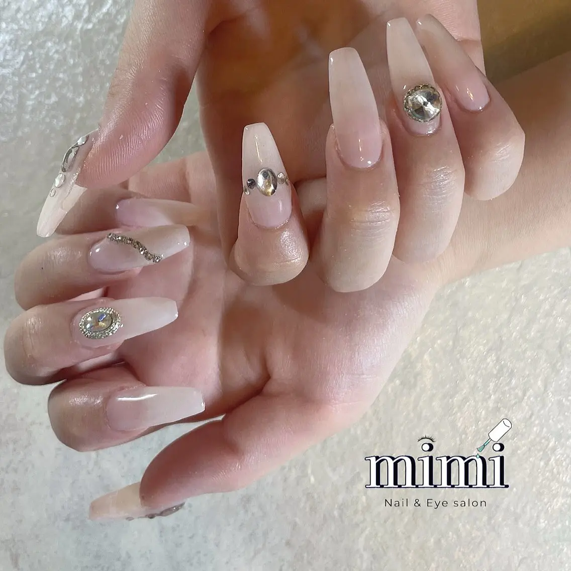 ネイル アートネイル 長さ出し ロングネイル ワンホンネイル ホワイト Ruru nailのネイルデザイン
