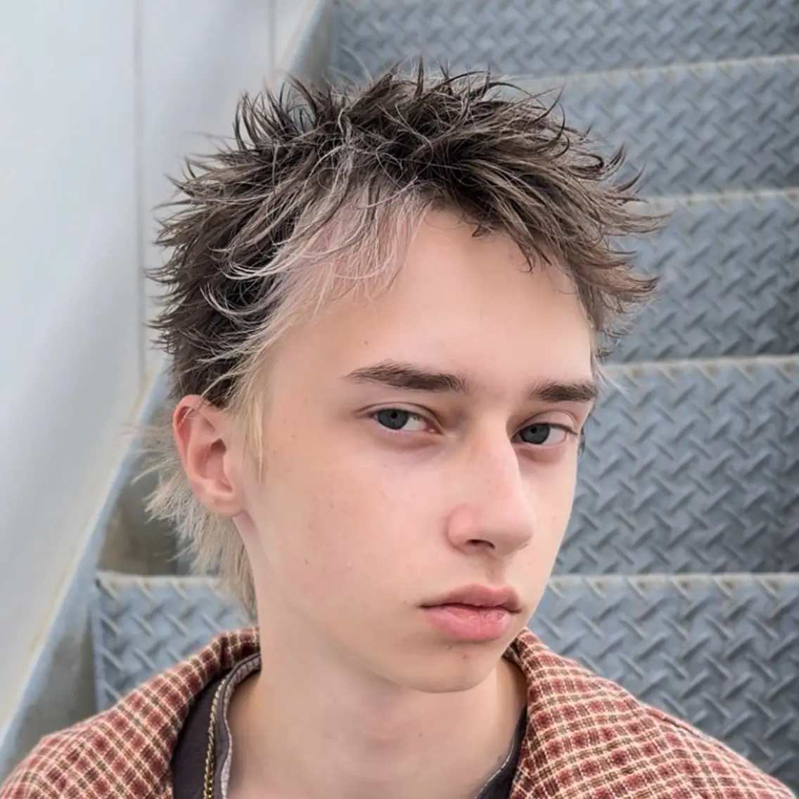 ショート カラー メンズ フェザーパーマ メンズパーマ 波巻きパーマ 港南台短髪特化 フェザーパーマのヘアスタイル