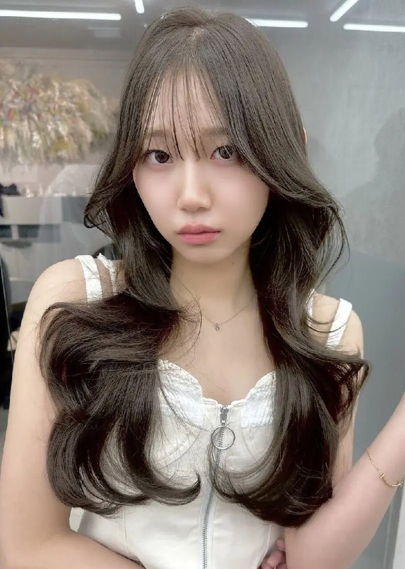 カラー ロング カット ヘアカラー トリートメント 髪質改善/韓国ヘア /透明感カラー🧸のヘアスタイル