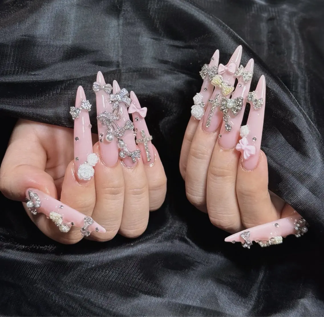 ネイル オーロラネイル チークネイル フットネイル フレンチネイル ジェルネイル ハンドネイル Havi Nailsのネイルデザイン
