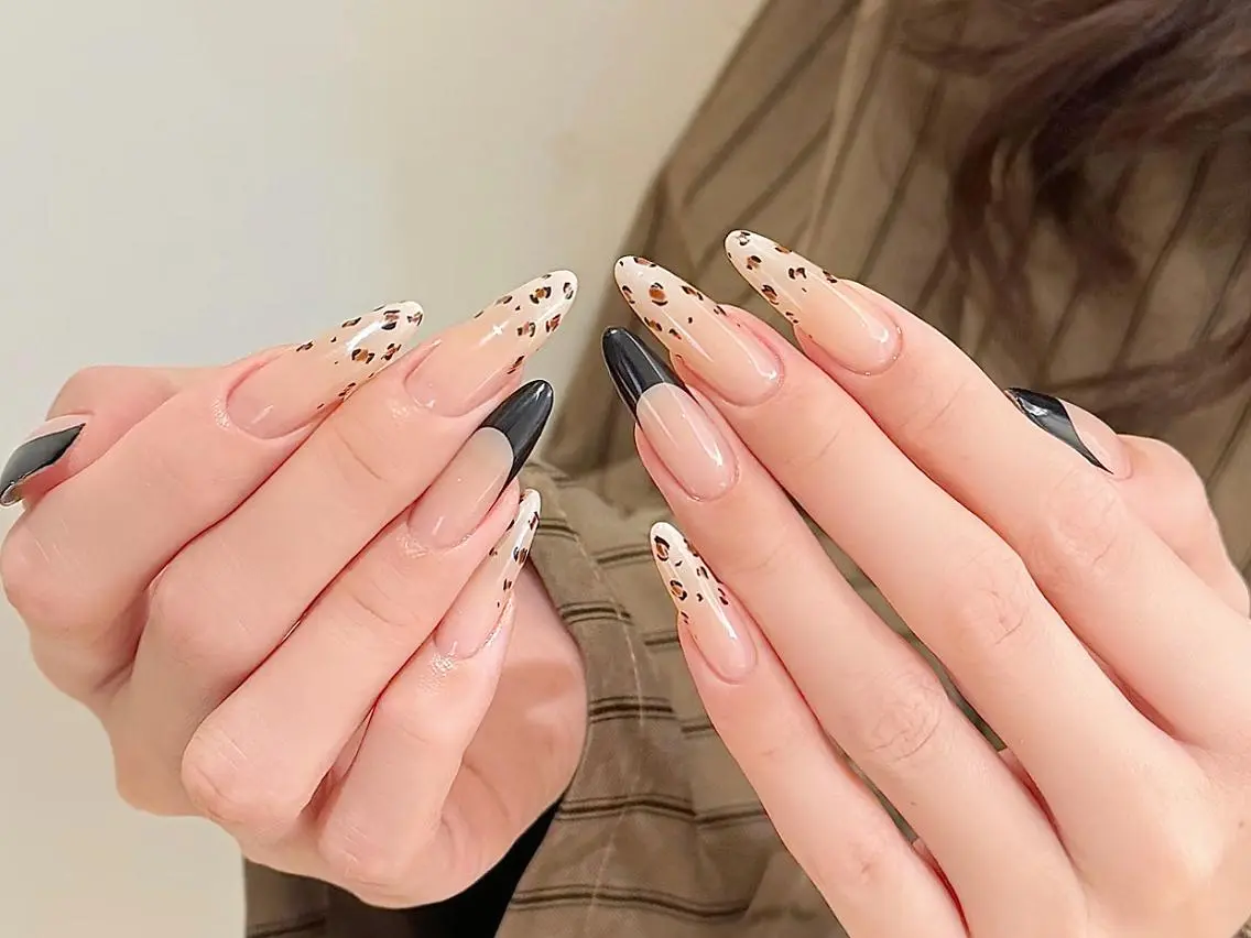 ハンドネイル ハンドケア Luna ✨のネイルデザイン