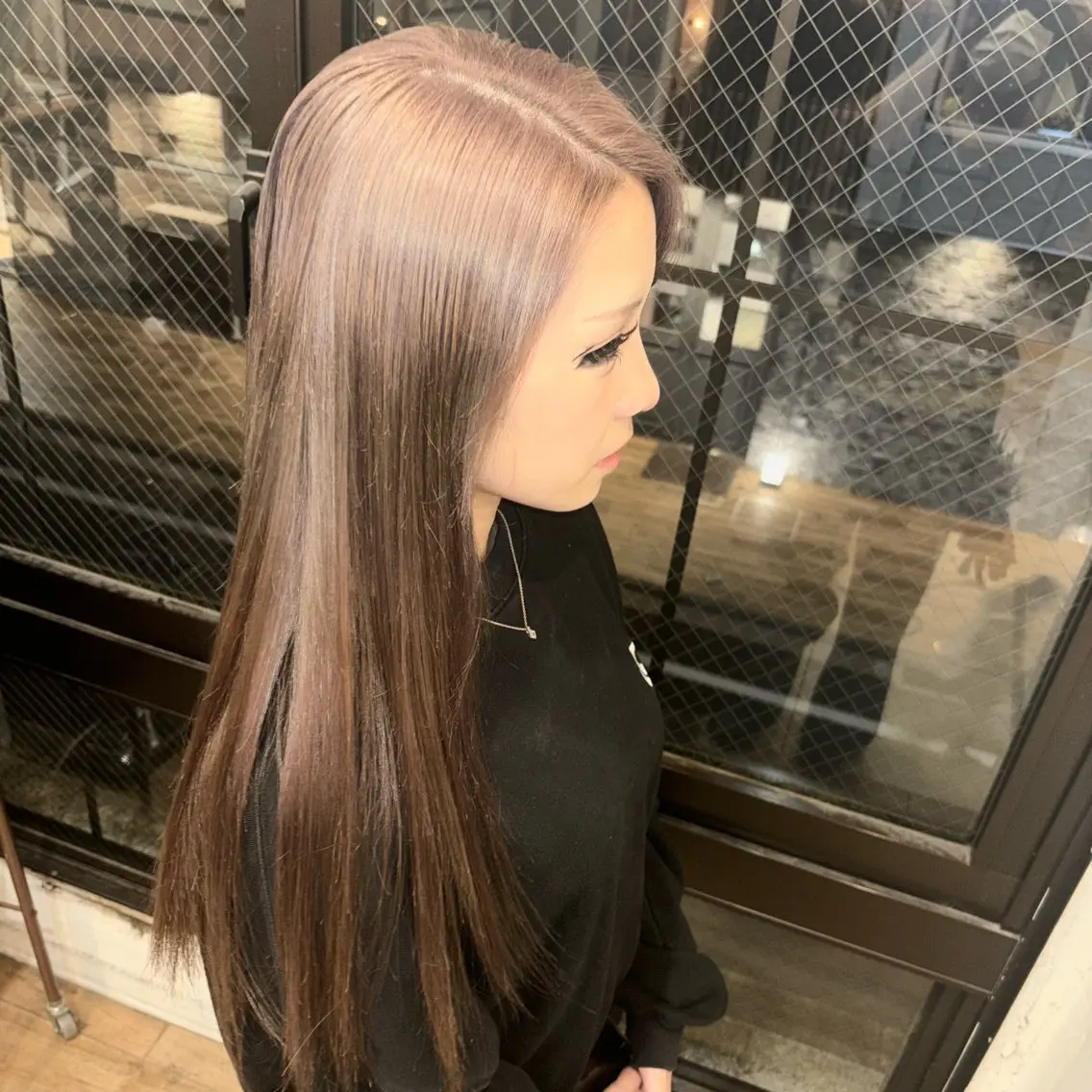 カラー 新原 陽那のヘアスタイル