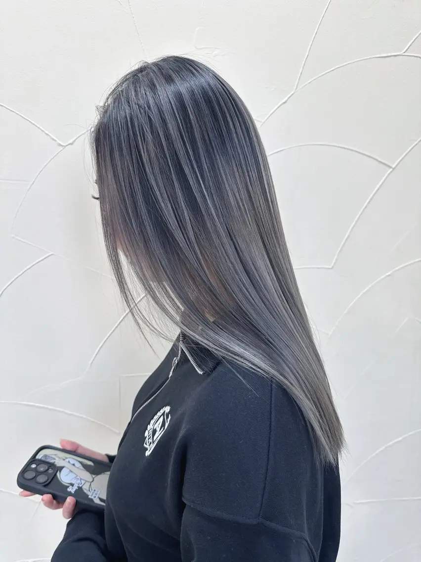 ロング カラー バレイヤージュ レイヤーカット 伴藤 寿男のヘアスタイル