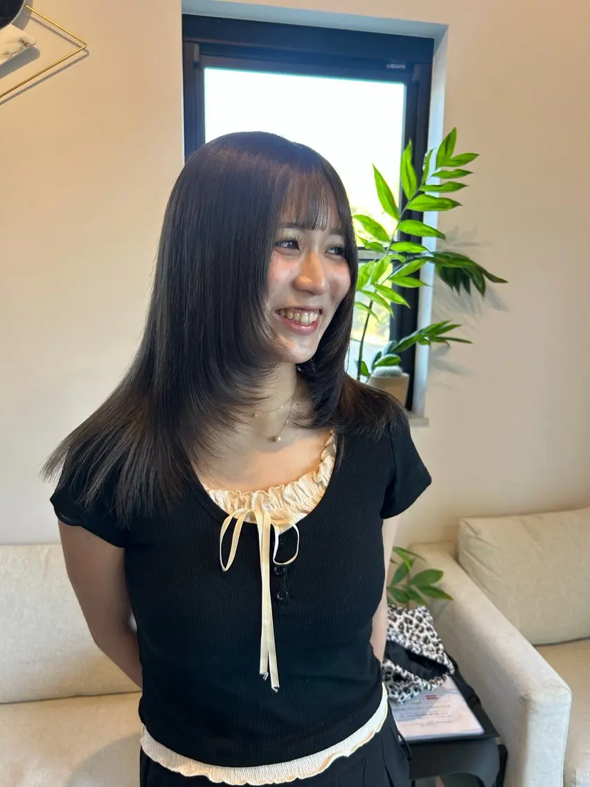 セミロング カット トリートメント SHIINA シイナのヘアスタイル