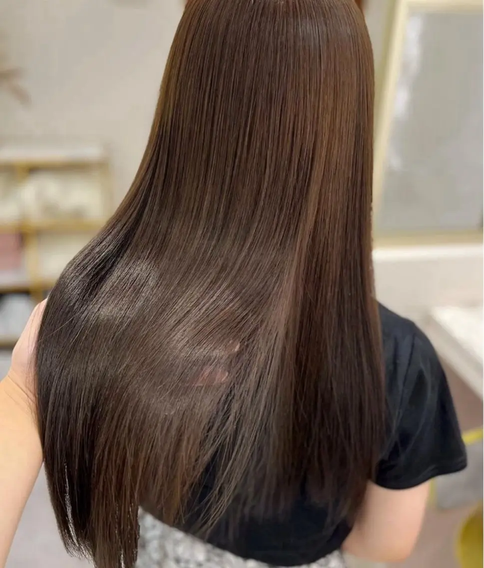 ロング fuwari 美白ショコラカラーのヘアスタイル