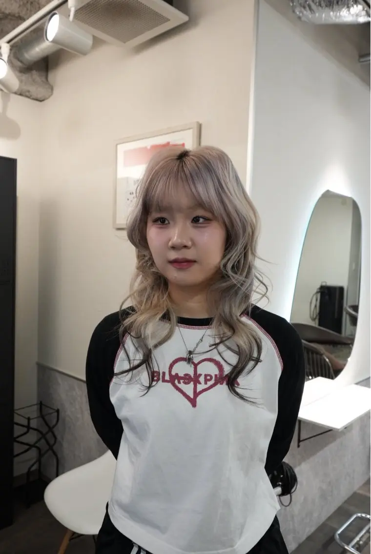 ミディアム カラー デザインカラー ヘアカラー トリートメント 新宿/ブリーチ /パーマ/戸羽のヘアスタイル