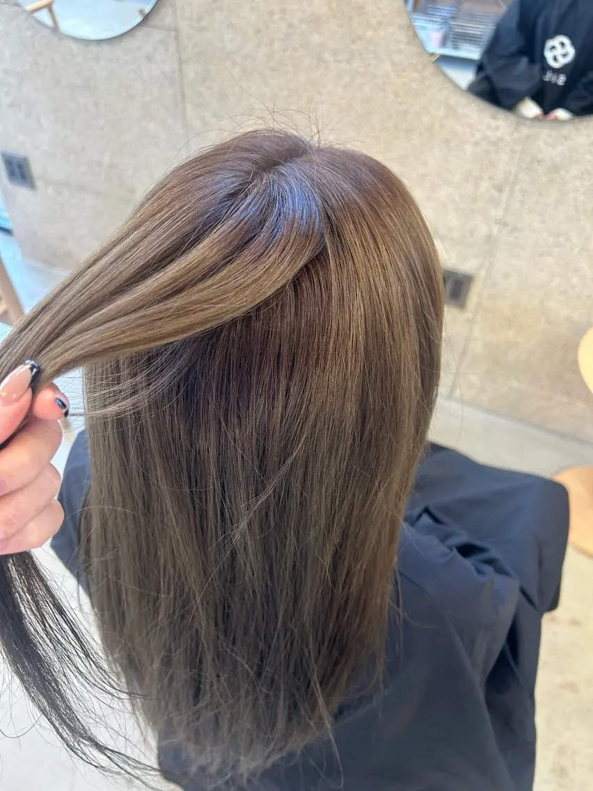 ロング ヘアカラー トリートメント SiLO Yukinaのヘアスタイル