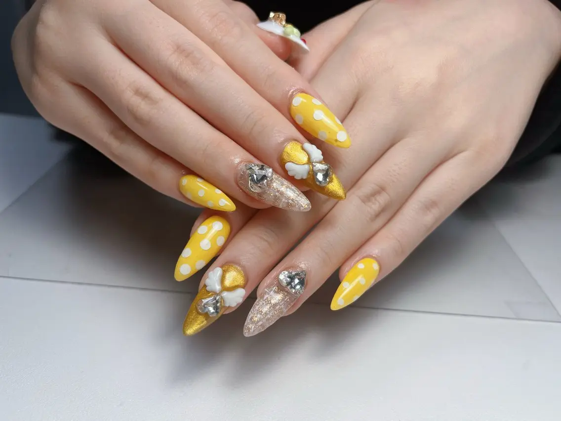 ネイル 成人式 フラッシュネイル フットネイル ジェルネイル 卒業式 ハンドネイル ハンドケア 心斎橋Mione nail salonのネイルデザイン