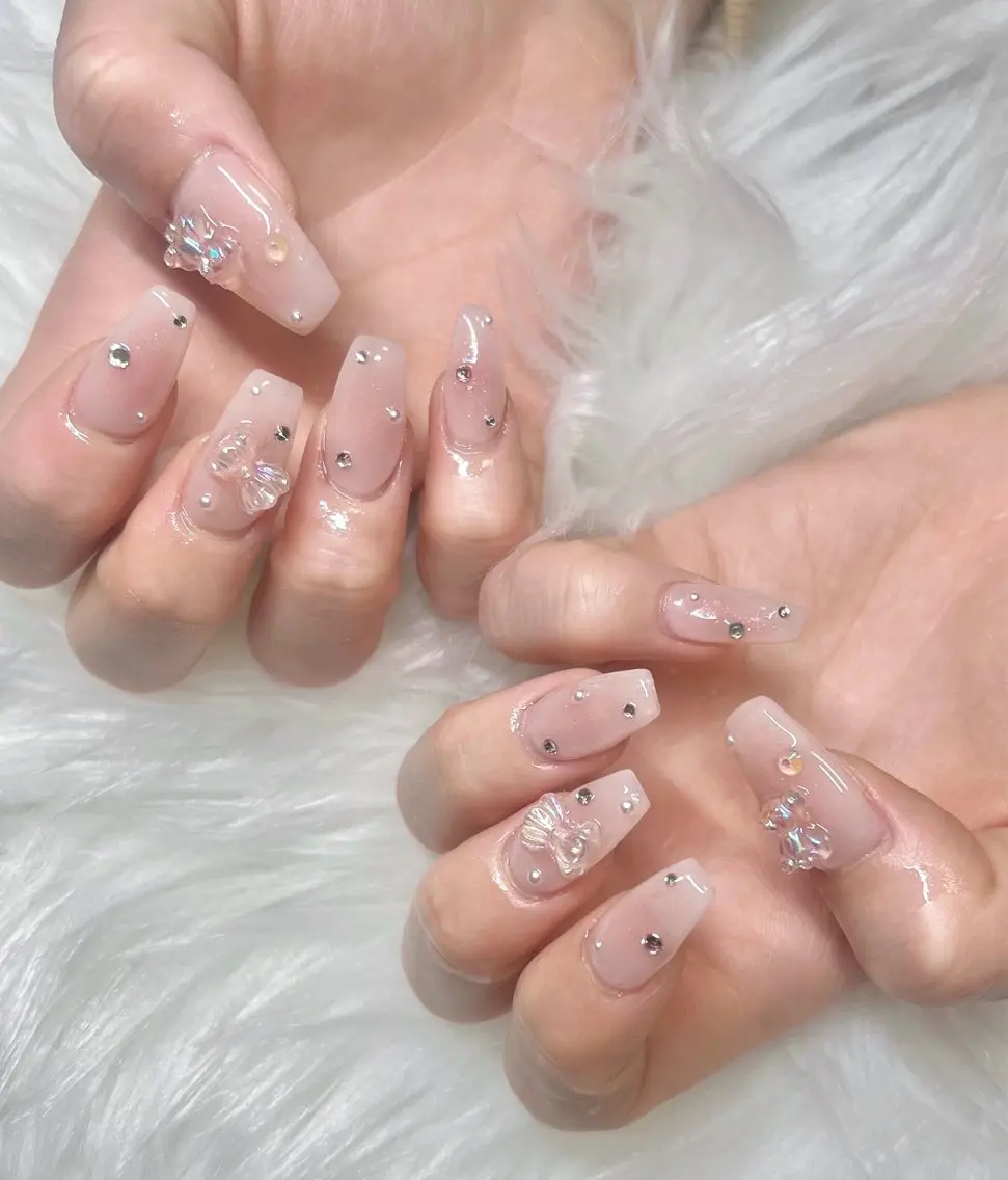 ネイル チークネイル 春ネイル ハンドネイル CHARME 🤎〔RINA〕のネイルデザイン