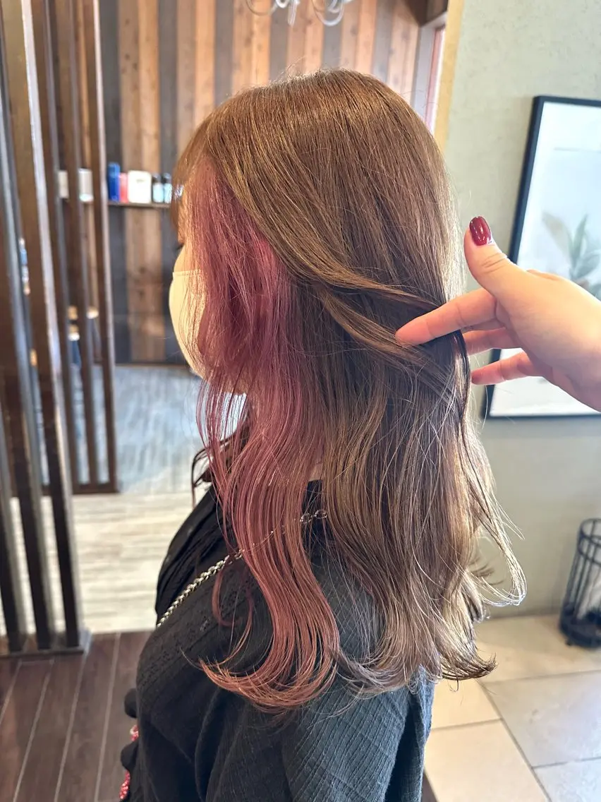ロング カラー ブリーチ インナーカラー カット ヘアカラー BRANCHÉ小牧/ 西尾 美月のヘアスタイル