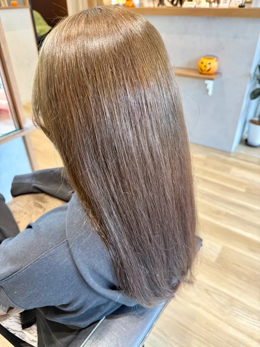 ロング カラー アッシュ 安達 光琉のヘアスタイル