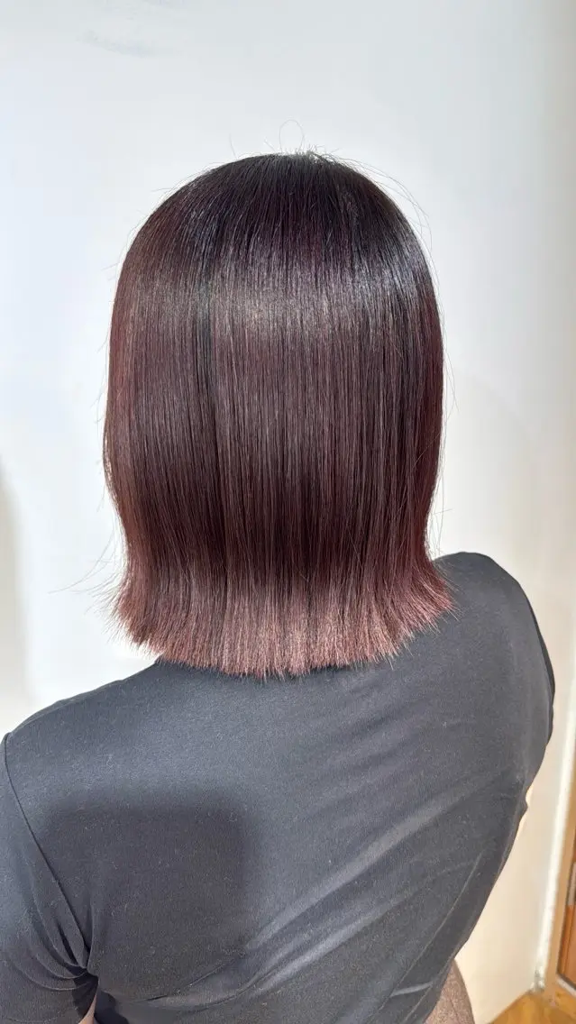 ミディアム ラベンダーベージュ ボブ 外ハネヘア カット ヘアカラー トリートメント TERRACE HAIRのヘアスタイル