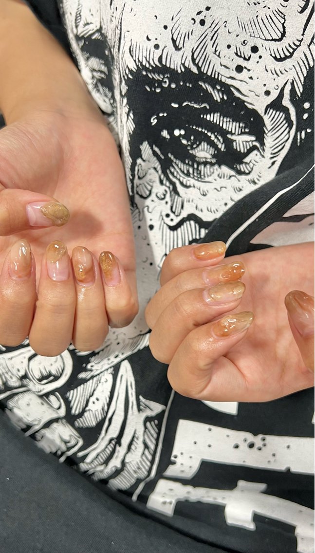 ネイル ブラウン ゴールド ニュアンスネイル ぷっくりネイル Yoonseul nail　いくみのネイルデザイン