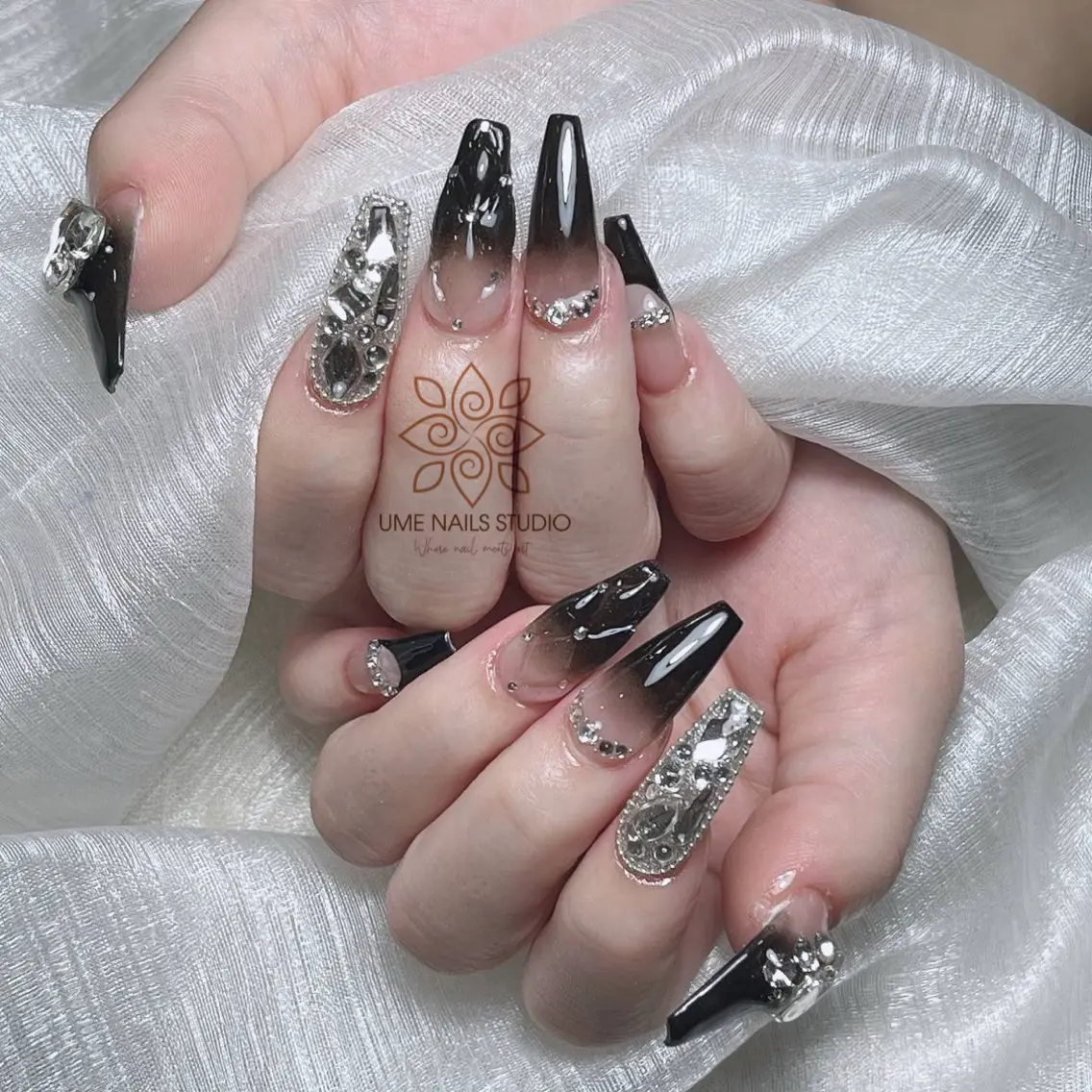 ネイル チークネイル クリアネイル ガーリー キラキラネイル 韓国ネイル Ume Nail Studioのネイルデザイン