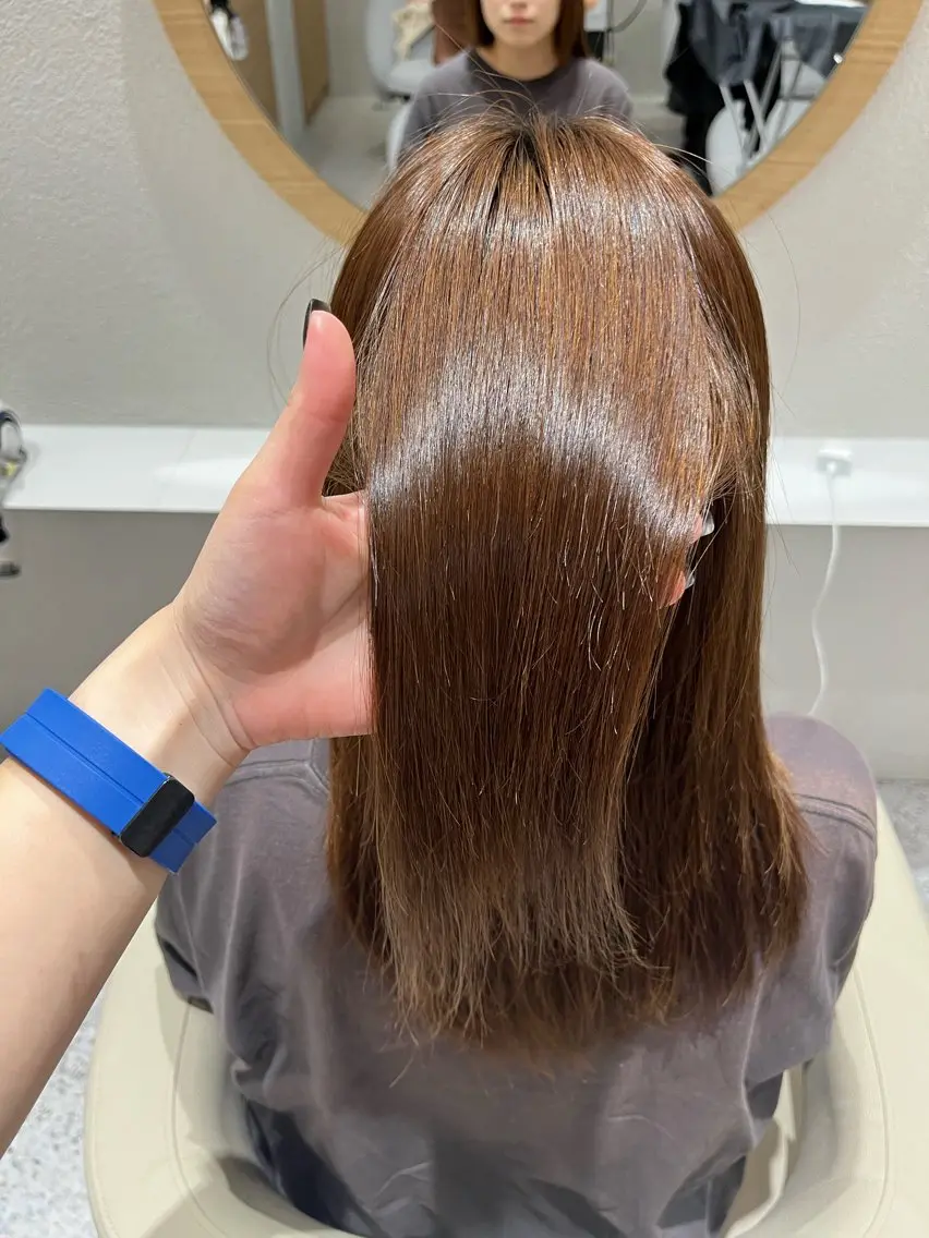 ミディアム 白髪ぼかしマイスター 🫧shuri🫧のヘアスタイル
