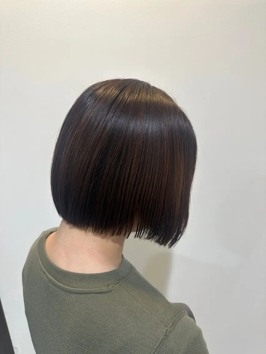 ミディアム 日曜日空きあり‼️ 艶々カラー🩷のヘアスタイル