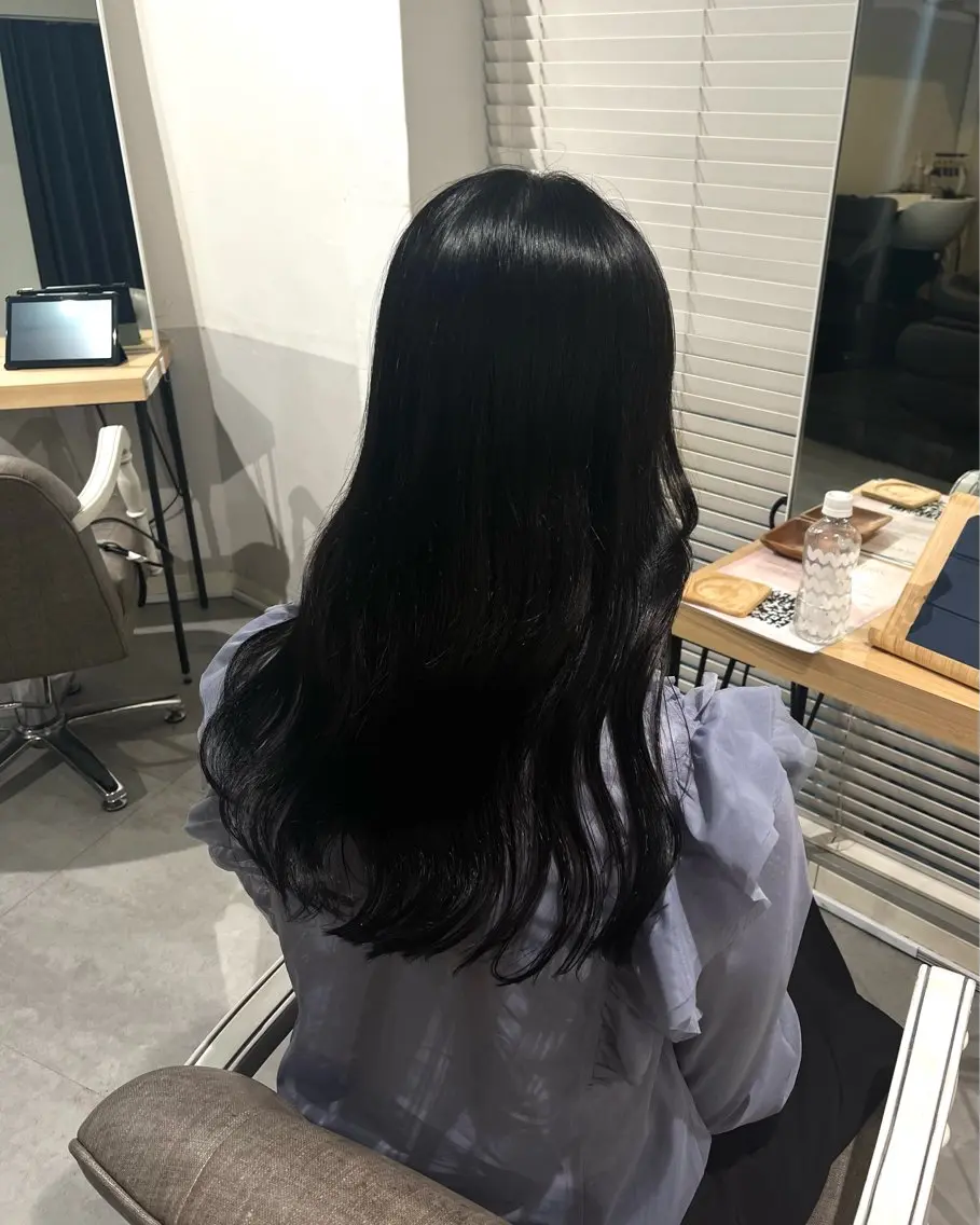 ロング カラー 黒髪 ブリーチ ブルーカラー ブルーブラック 透明感カラー ヘアカラー トリートメント sayuri/心斎橋 /ハイトーンカラーのヘアスタイル