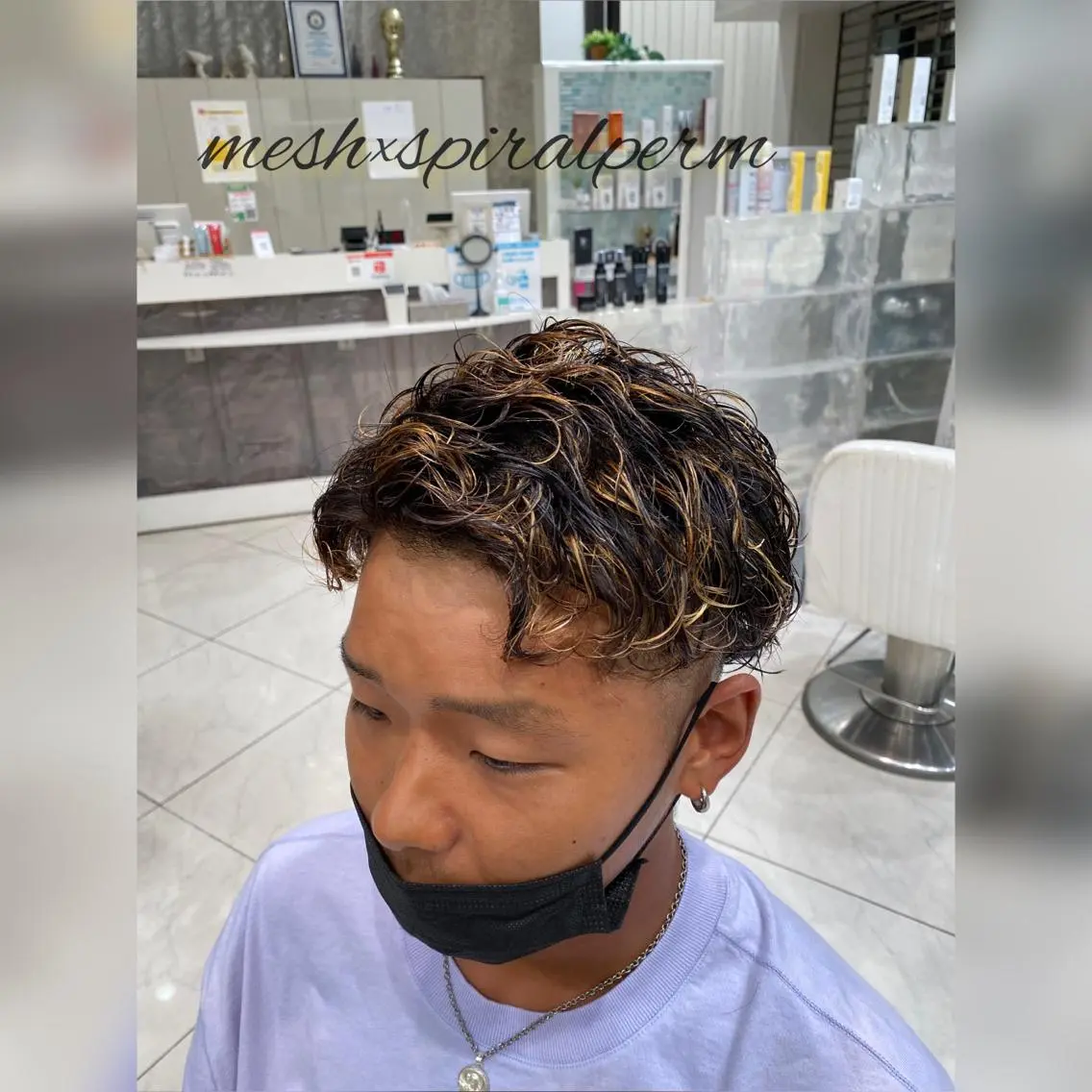 カラー パーマ メンズ メンズハイライト メンズパーマ ハイライトカラー スパイラルパーマ 大谷 竜也のヘアスタイル