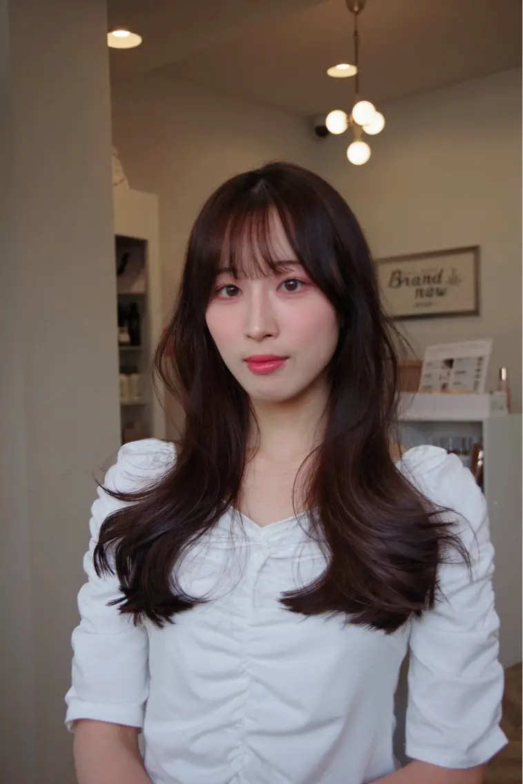 セミロング カラー レイヤーカット 大阪ウルフカット ハッシュカットのヘアスタイル