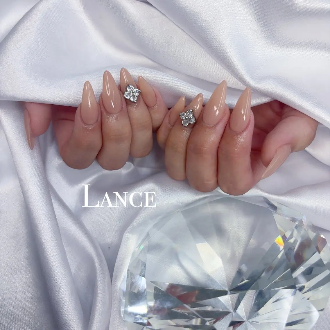 ネイル オーロラネイル フットネイル フレンチネイル ガラスフレンチ 氷ネイル・うるうるネイル Lance nailのネイルデザイン