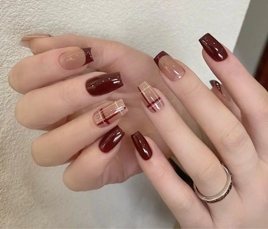 ネイル 冬ネイル クリスマス リボン、ガーリー パーツ放題専門店のネイルデザイン