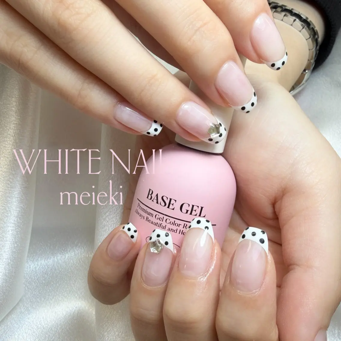 ネイル クリアネイル ドット フレンチネイル ジェルネイル ハンドネイル WHITE NAIL Ichinoseのネイルデザイン