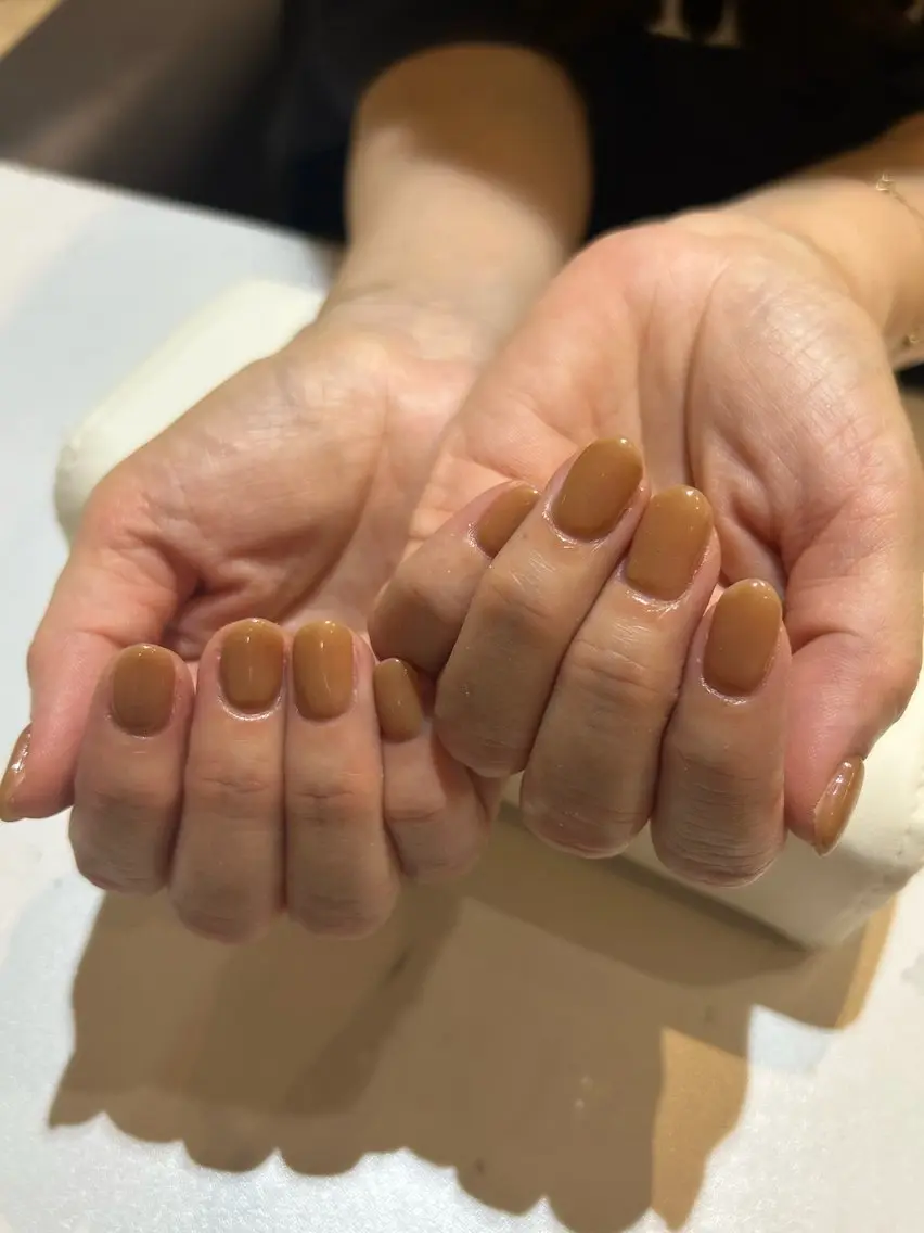 ネイル ブラウン 村上 里緒菜のネイルデザイン