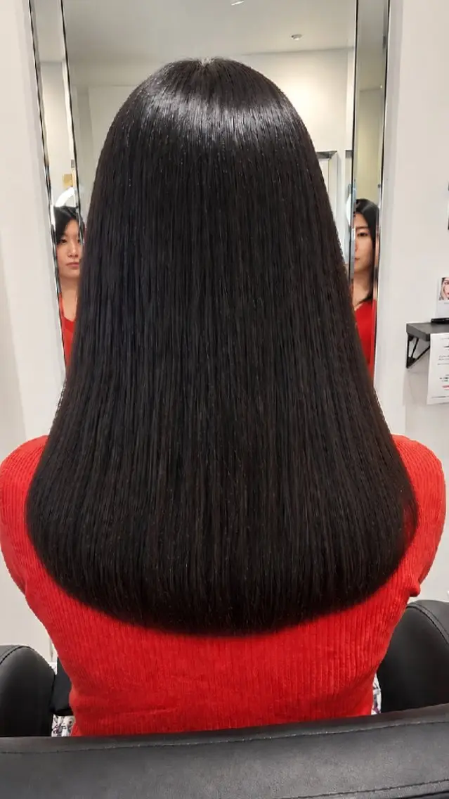 セミロング 髪質改善 大人の艶髪✂️ 矢崎美紀のヘアスタイル
