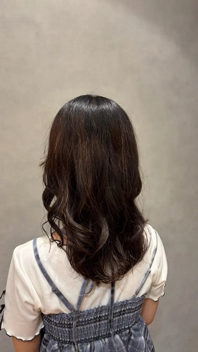 ミディアム レイヤーカット 藤浪 凪沙のヘアスタイル