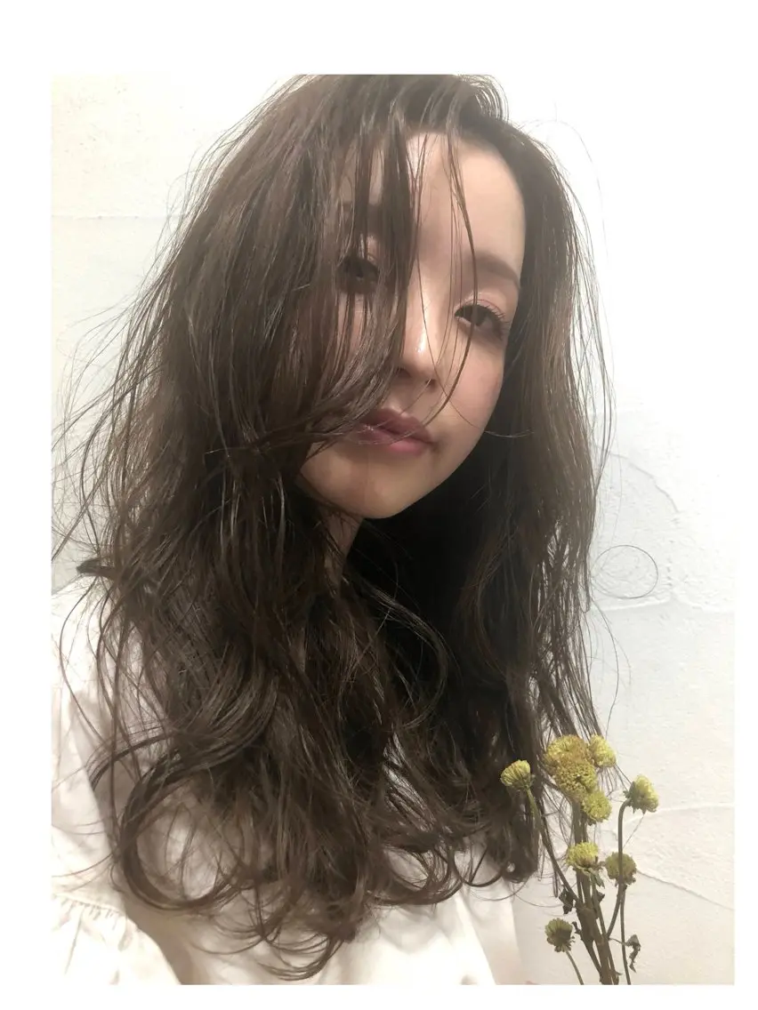 セミロング カラー パーマ ヘアカラー トリートメント 🪞Kana｜透明感 カラー × 髪質改善のヘアスタイル