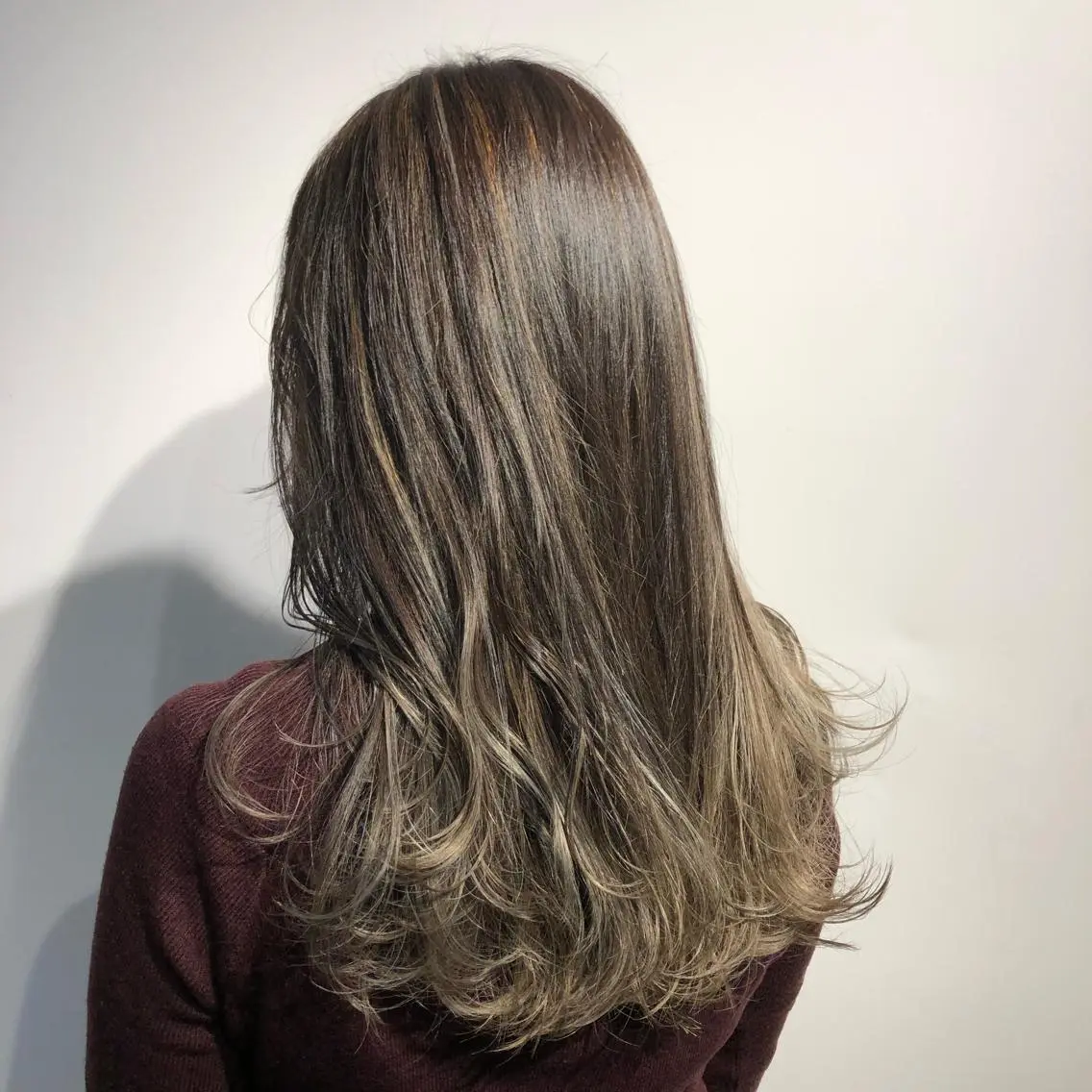 ロング 切りっぱなしボブ ボブ 斜めバング 伸ばしかけ レイヤーカット カット ヘアカラー トリートメント レイヤーカット 川田くるみのヘアスタイル