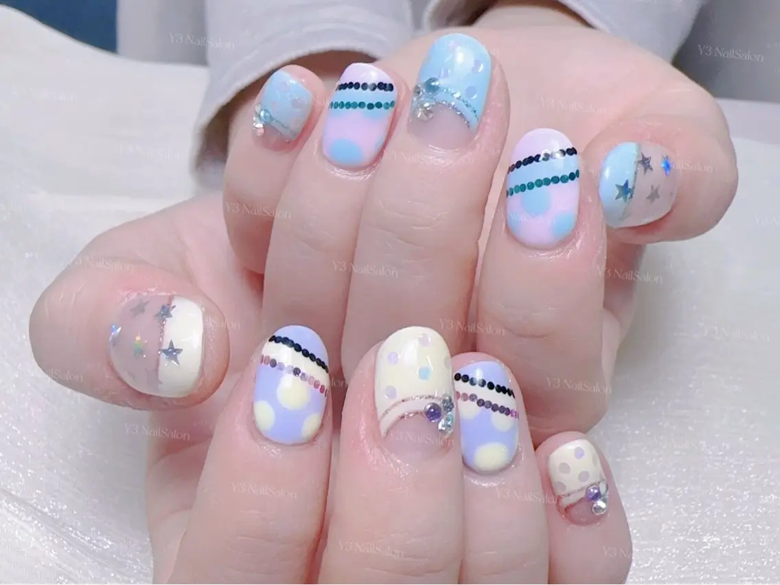 ネイル アートネイル ドット フレンチネイル ガーリー ラメ(グリッター) ハンドネイル Y3 NailSalonのネイルデザイン