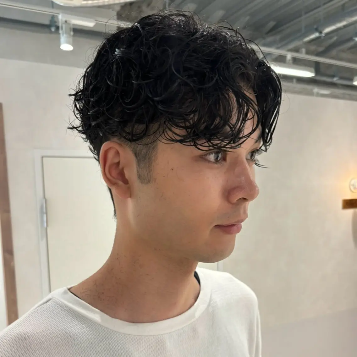 パーマ メンズ センターパート メンズパーマ カット パーマ スパイキーショート 平出天翔のヘアスタイル