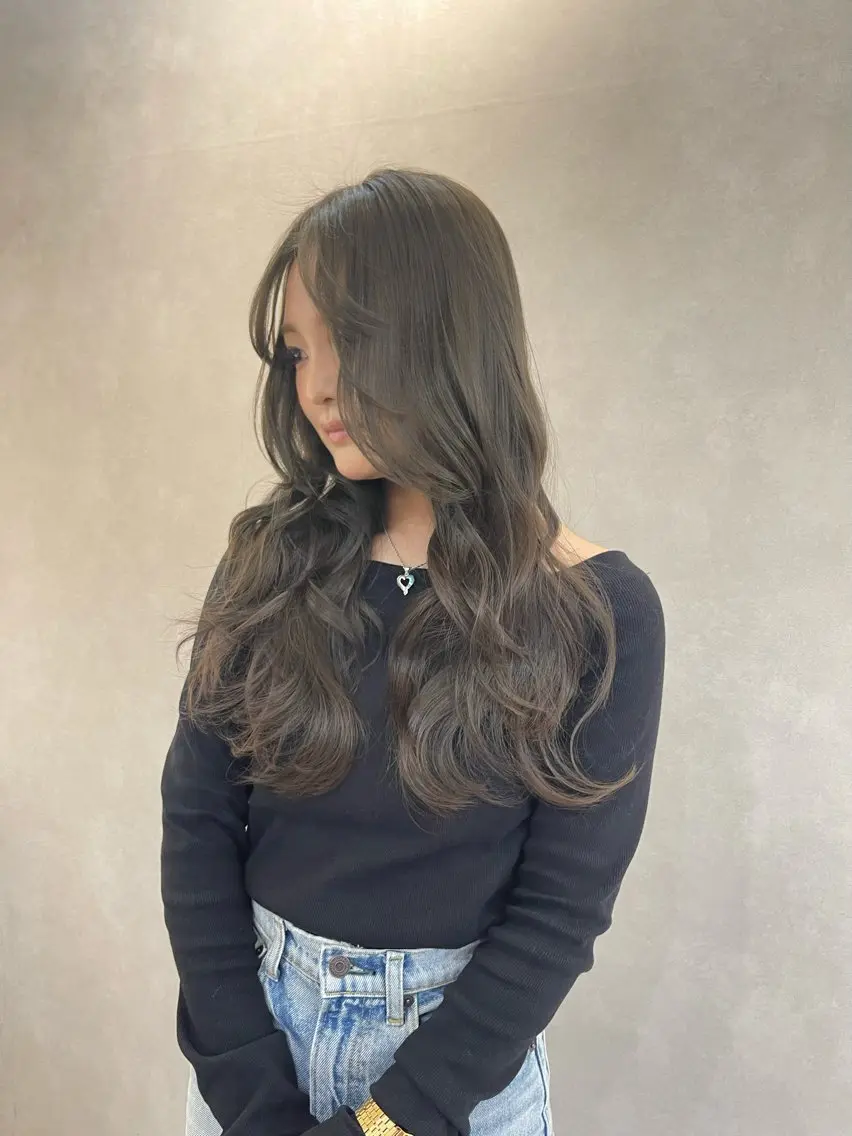 ロング カラー グレージュ オリーブグレージュ オリーブグレー カット ヘアカラー トリートメント 縮毛矯正/艶髪/透明 感カラー/NENEのヘアスタイル