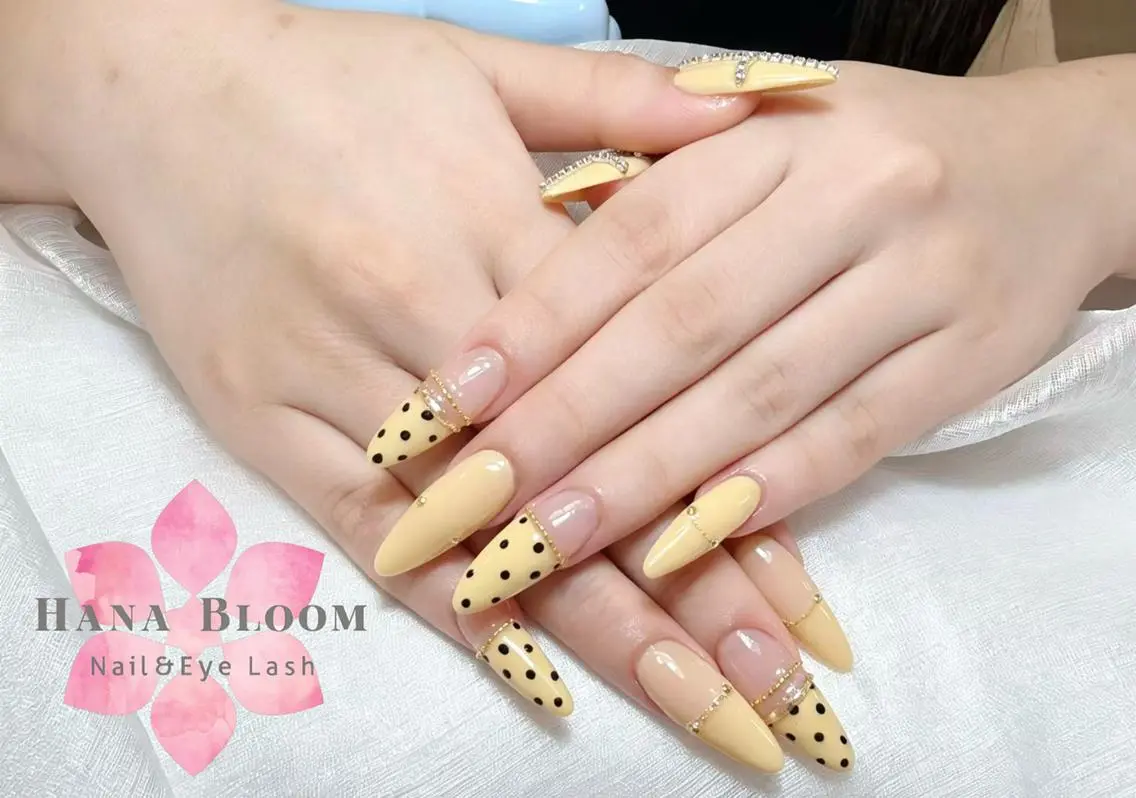 ネイル 長さ出し フットネイル フレンチネイル ジェルネイル ガーリー ハンドネイル ハンドケア Hana Bloom Nail💗YUIのネイルデザイン