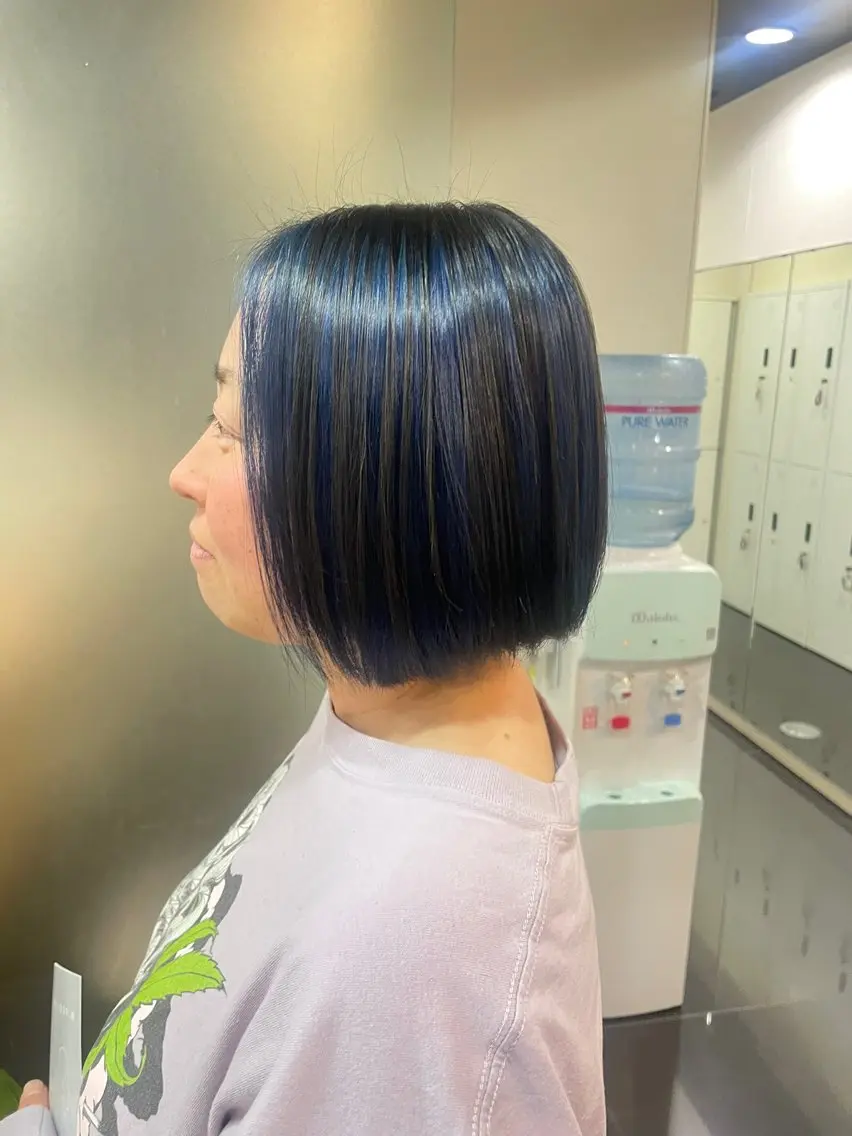 ショート カラー ヘアカラー トリートメント ハイトーン/レイヤー 似合わせ・ユキノのヘアスタイル