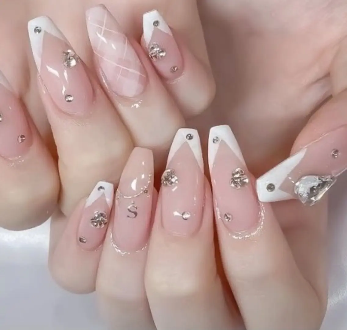 ネイル 成人式 ロングネイル マグネットネイル 大理石ネイル(マーブル) リボン ハンドネイル Amee Nail Salonのネイルデザイン