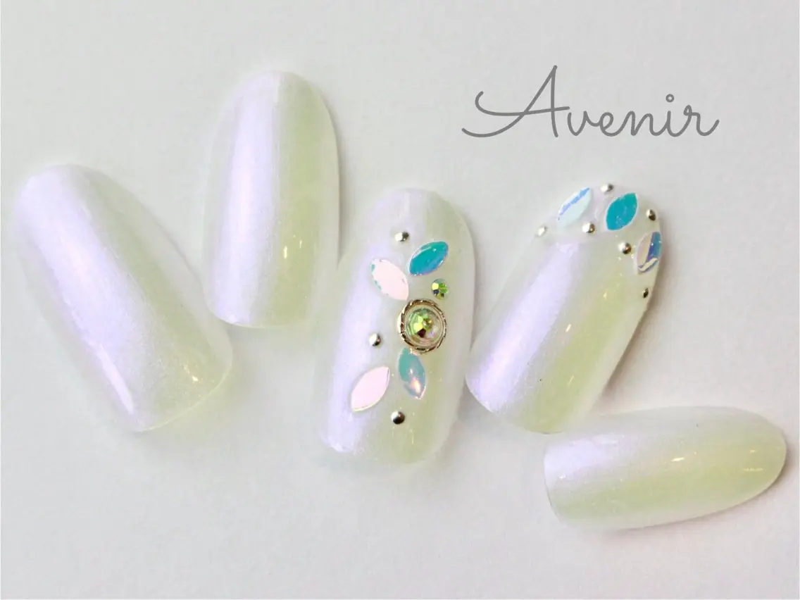 ネイル ハンドネイル Avenir 表参道 nail&eye予約のネイルデザイン
